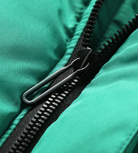 Green down vest zip Green down vest zip